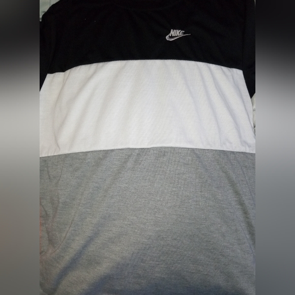 Nike Set - Picture 2 of 2